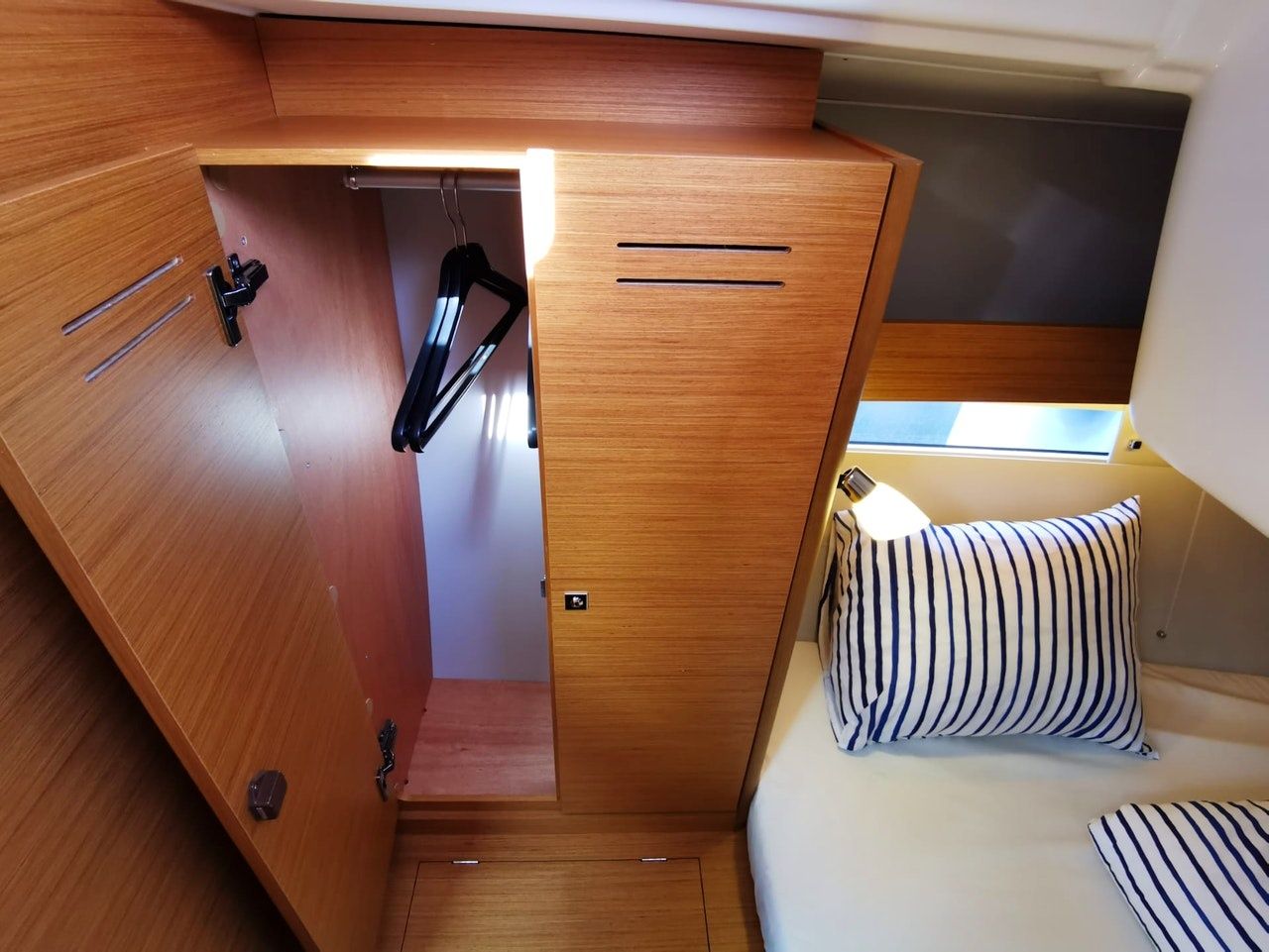 Dufour 390 | Antares