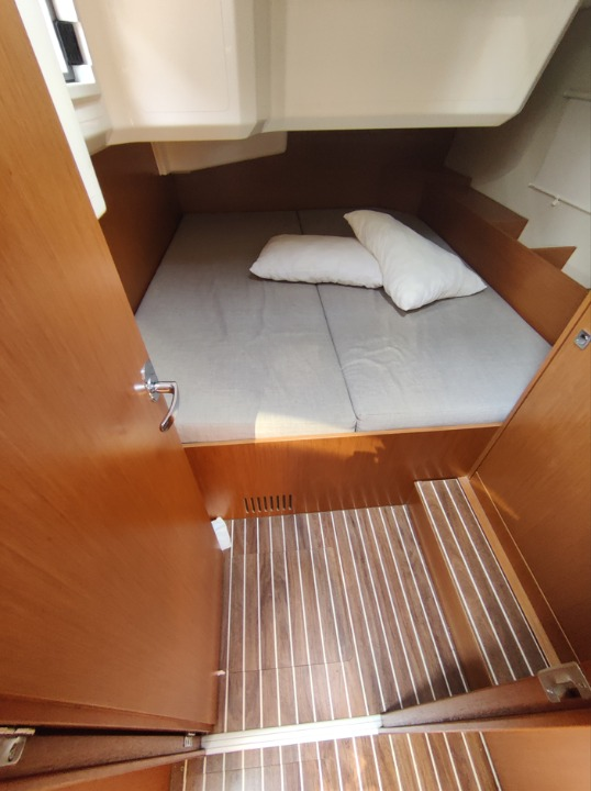 Bavaria C42 | Silver 7