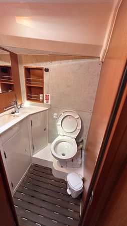 Bavaria C42 | Silver 7