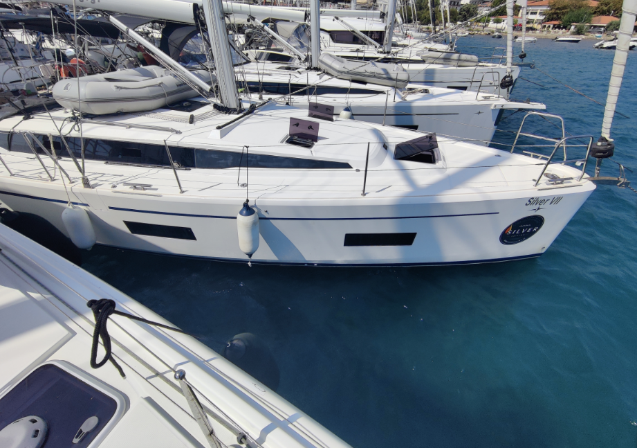 Bavaria C42 | Silver 7