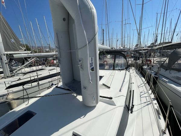 Bavaria C42 | Silver 7