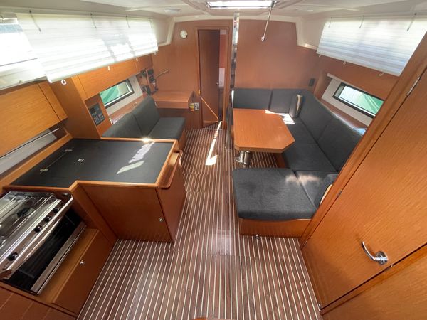 Bavaria C42 | Silver 7