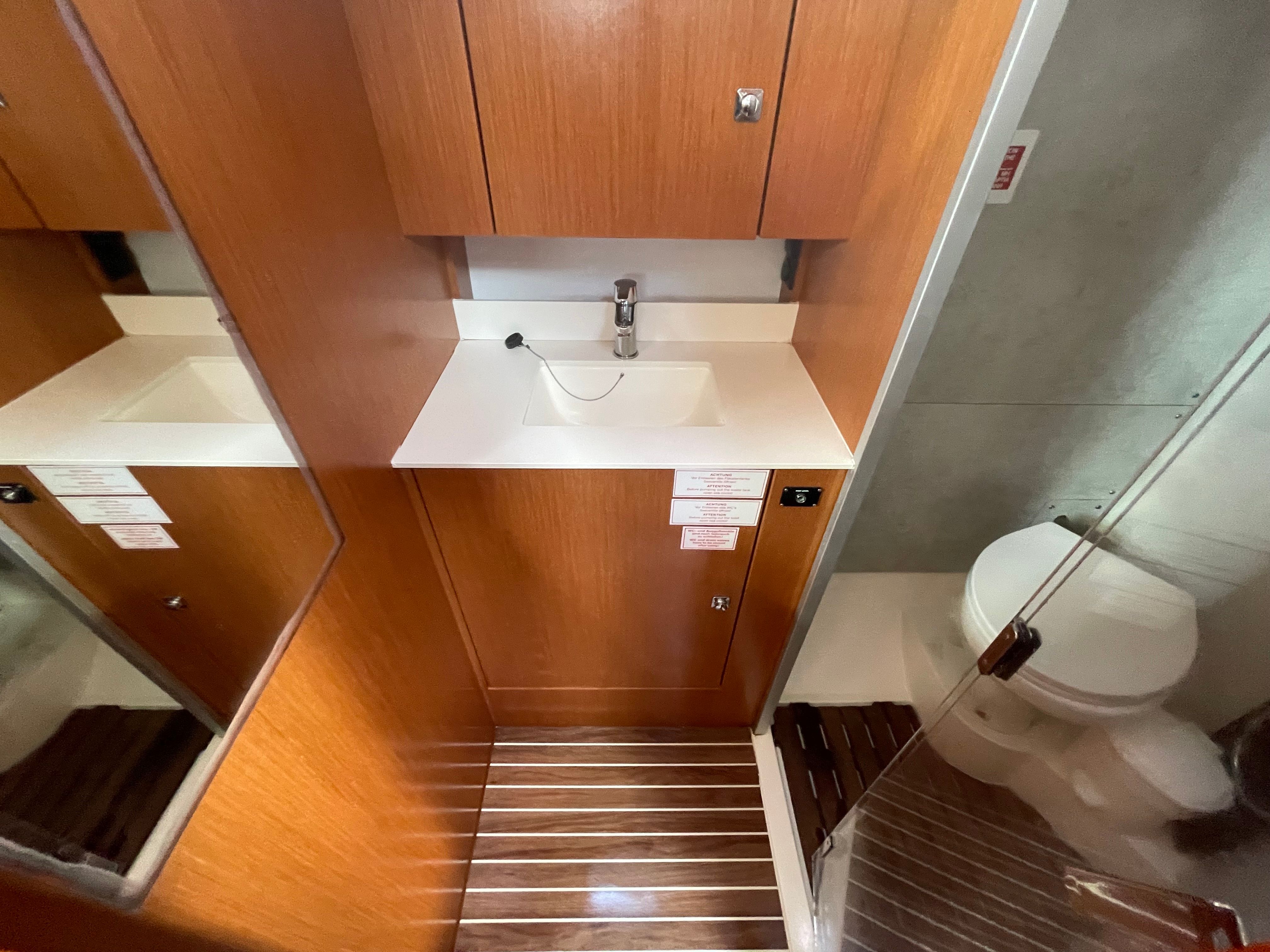 Bavaria C42 | Silver 7