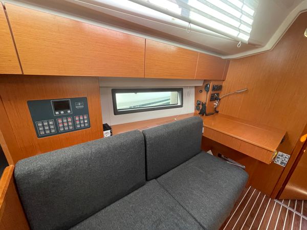 Bavaria C42 | Silver 7