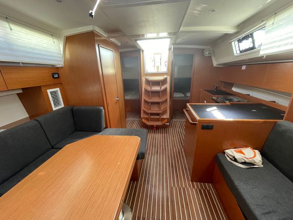 Bavaria C42 | Silver 7