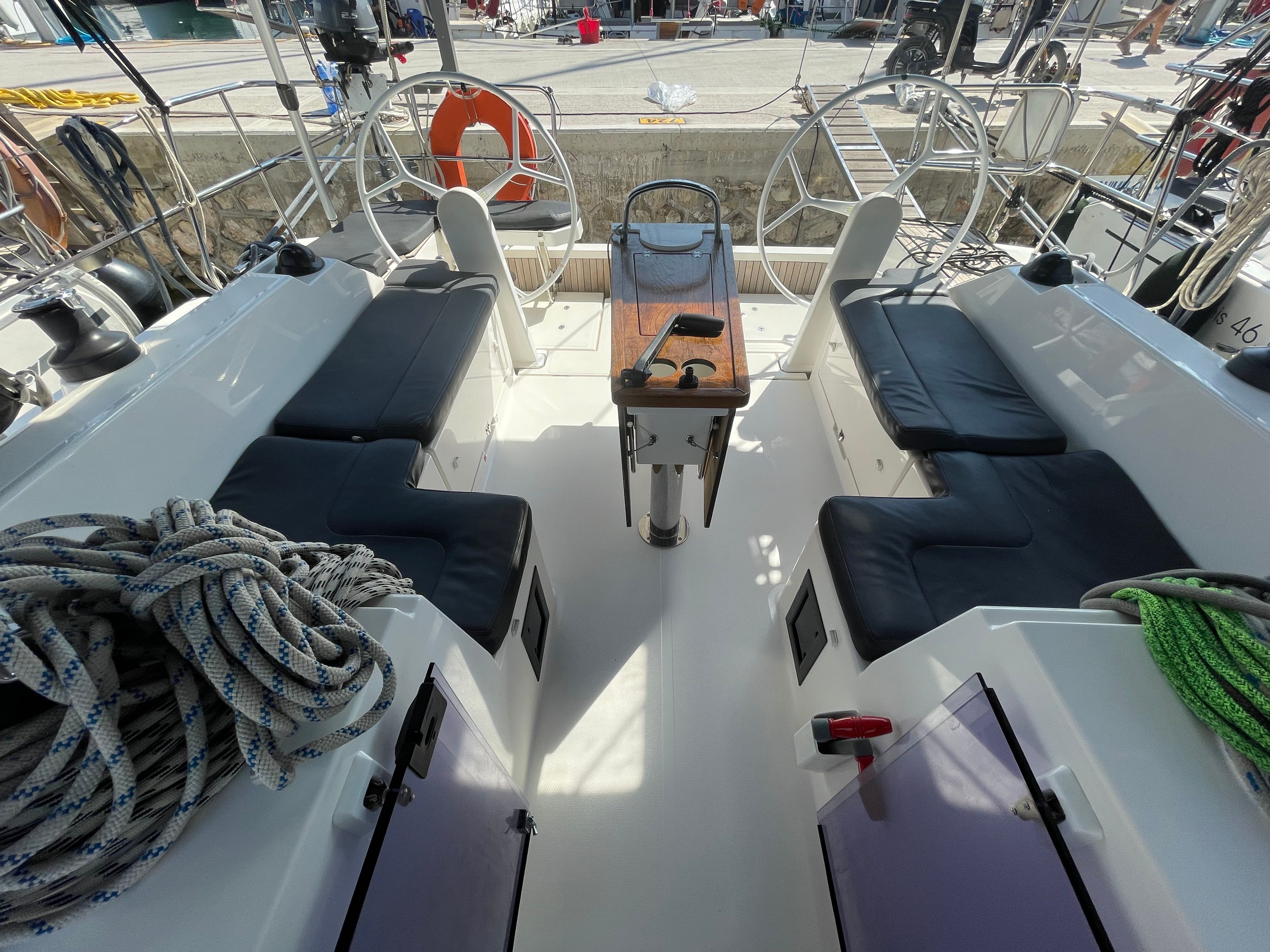 Bavaria C42 | Silver 7