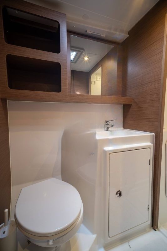 Lagoon 42 | Silver 8