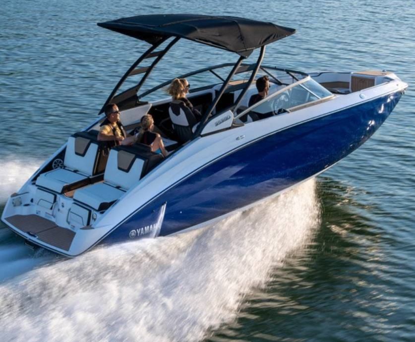 リピーター☘️海月様@18.60 Motorboat Yamaha 252 SE Bowrider for rent - Croatia | Boataround