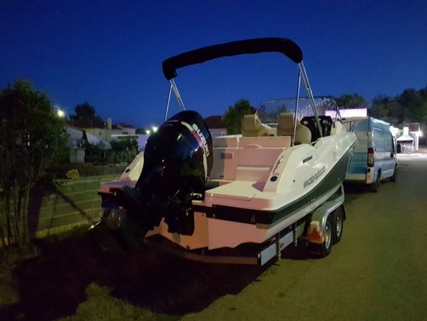 Quicksilver 675 Activ | Sundeck