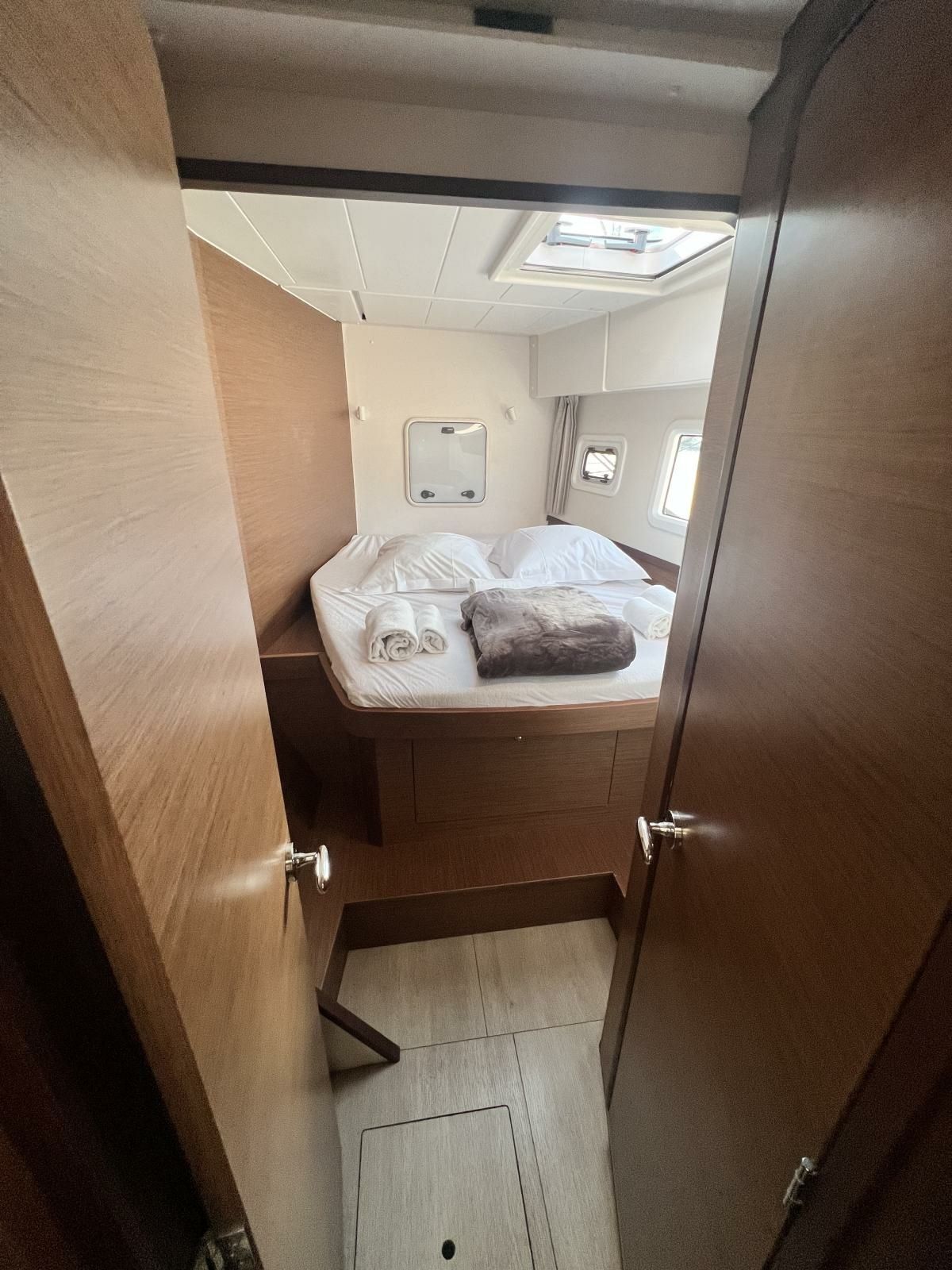 Lagoon 42 | Three Little Birds