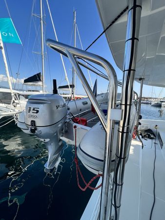 Lagoon 42 | Three Little Birds