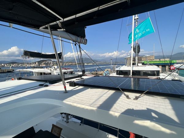 Lagoon 42 | Three Little Birds