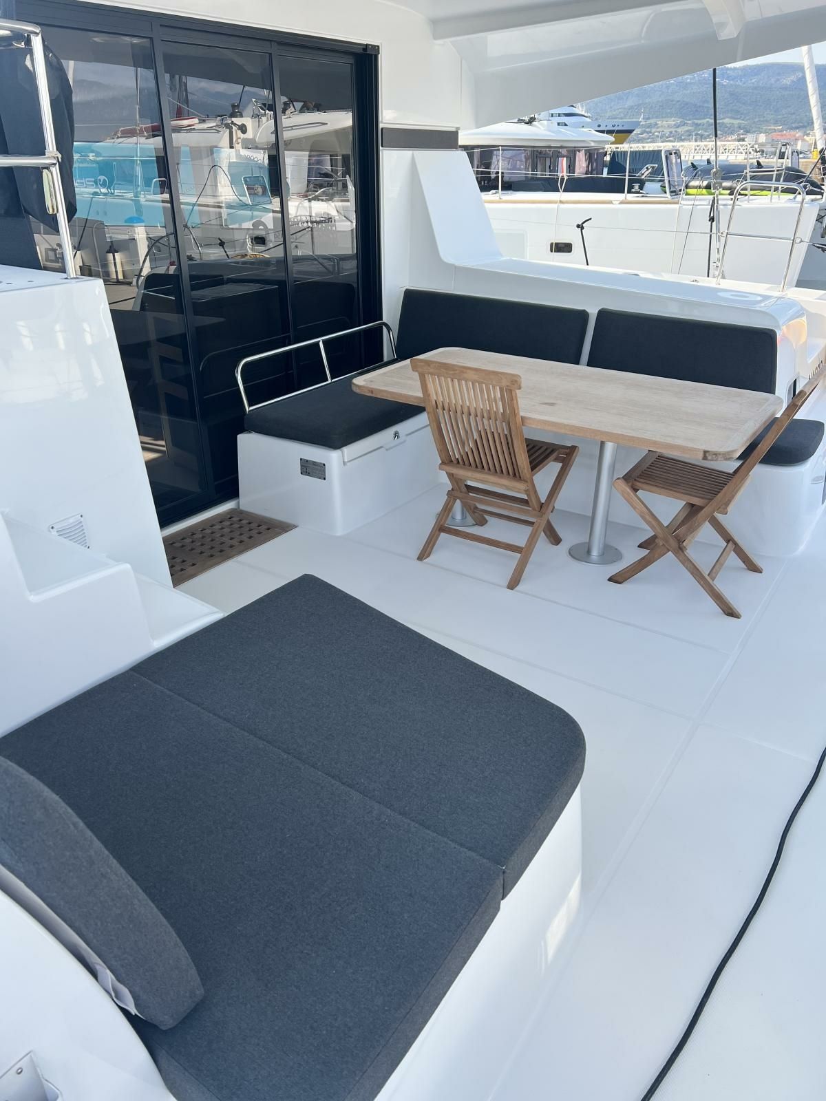 Lagoon 42 | Three Little Birds