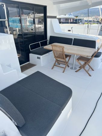 Lagoon 42 | Three Little Birds