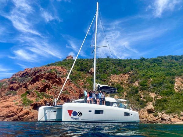 Lagoon 42 | Three Little Birds