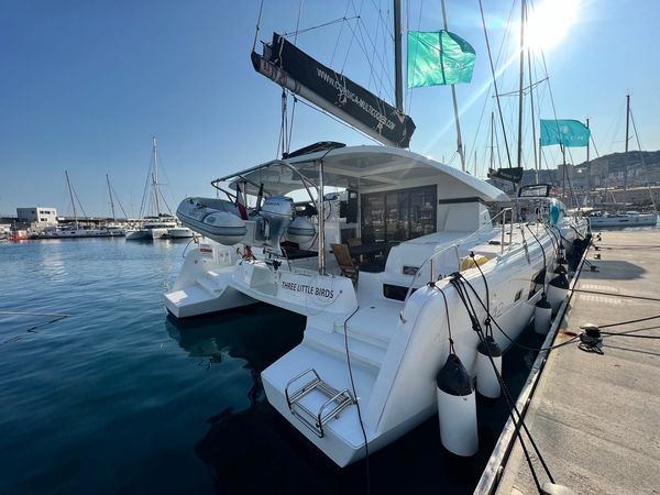 Lagoon 42 | Three Little Birds