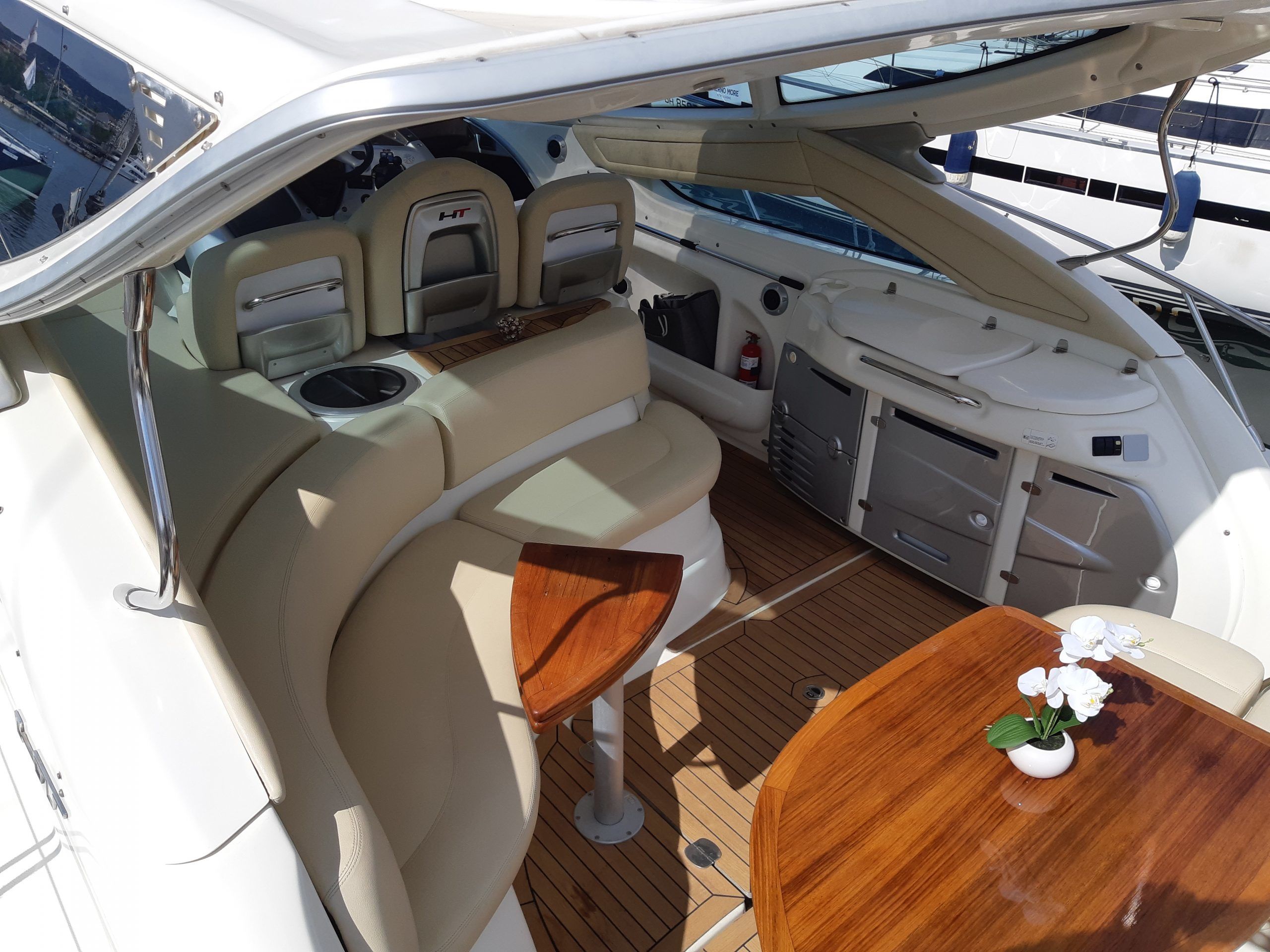 Cranchi 43 | Sunny Holiday