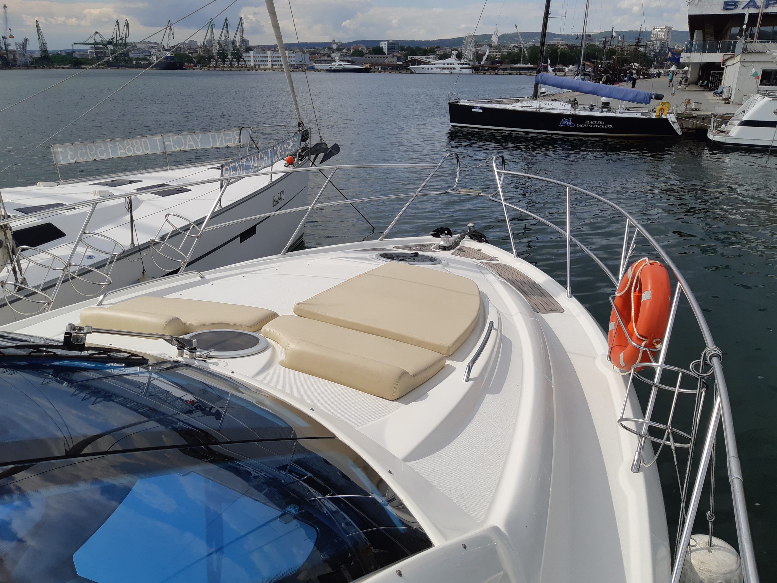 Cranchi 43 | Sunny Holiday