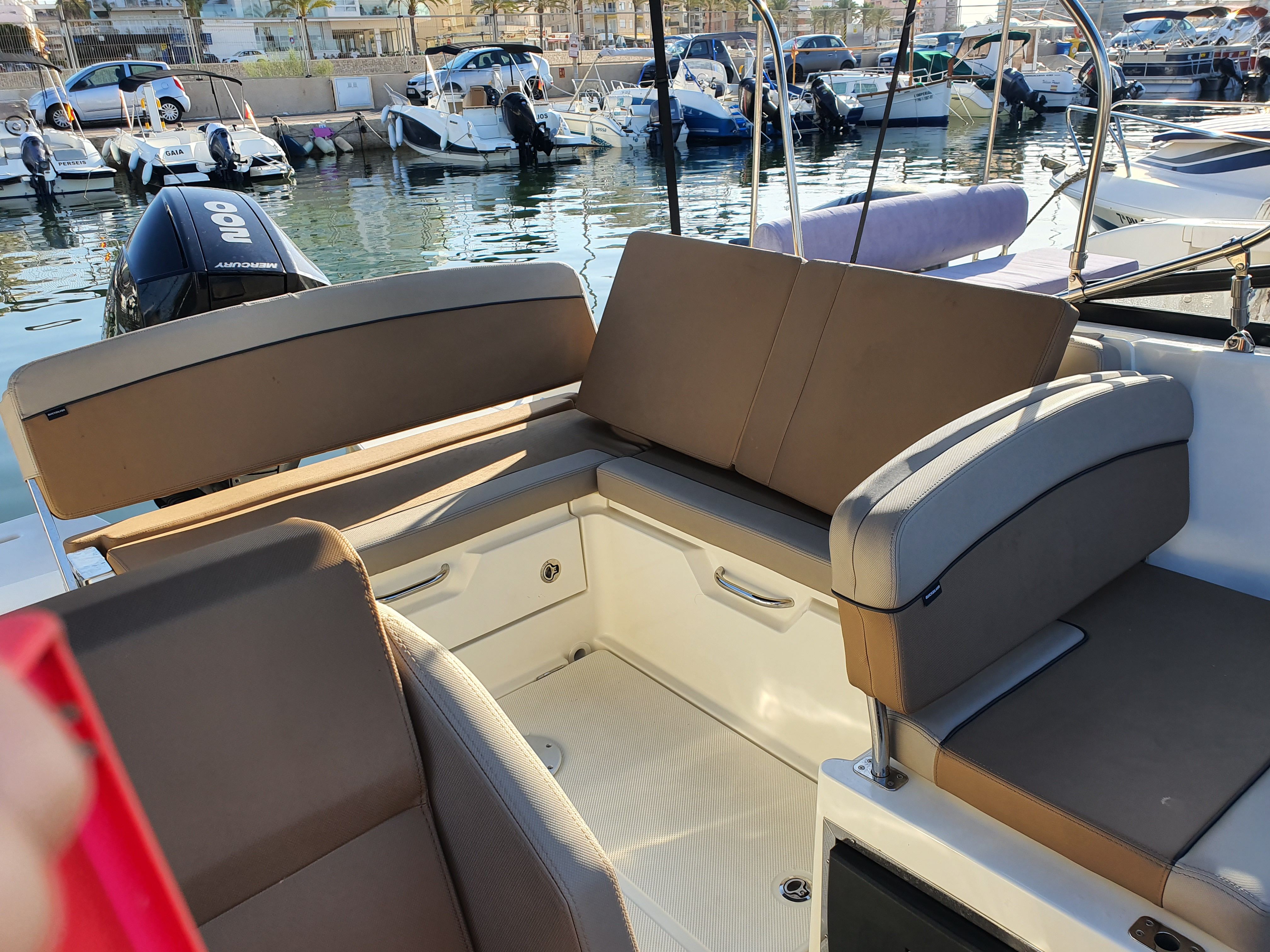 Quicksilver 675 | Goodlife