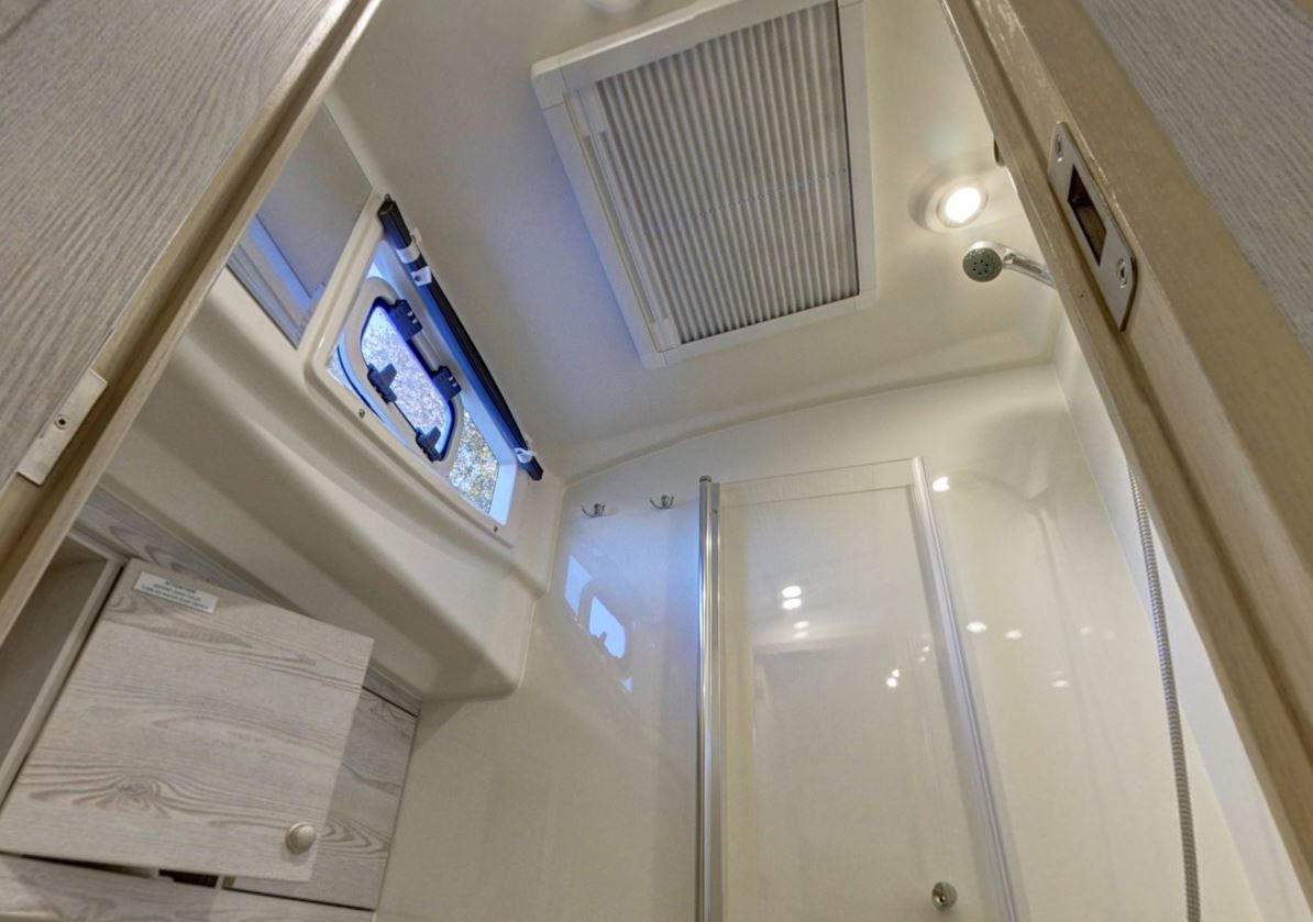 Houseboat Le Boat Horizon 3 PLUS PF Smiths Falls 1 for rent Canada Boataround