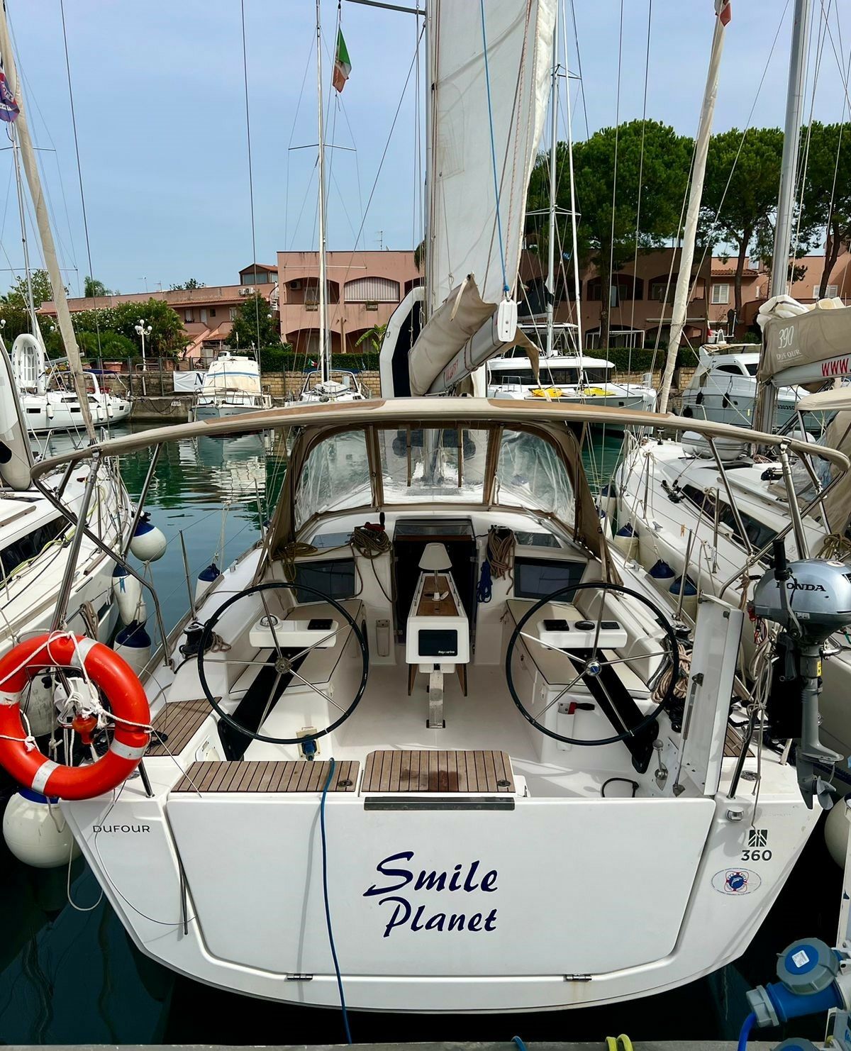 Dufour 360 | Smile Planet