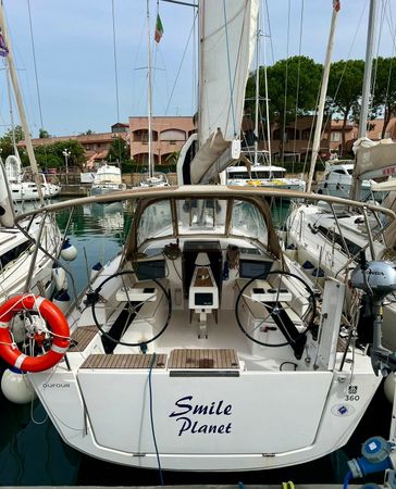Dufour 360 | Smile Planet