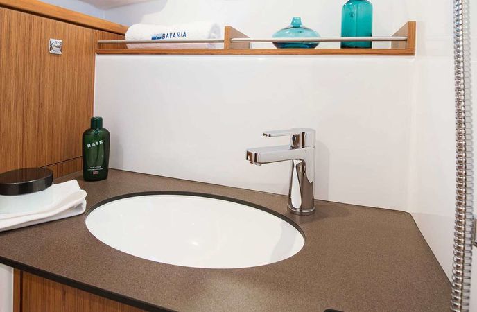 Bavaria Cruiser 37 | Sixteen