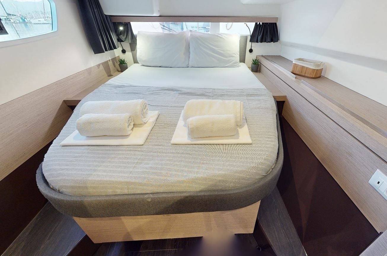 Fountaine Pajot Isla 40 | Blue Serenity