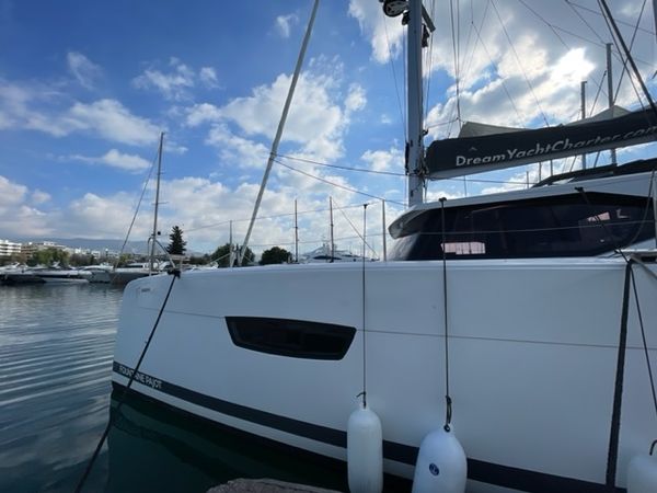 Fountaine Pajot Astrea 42 | Narnia