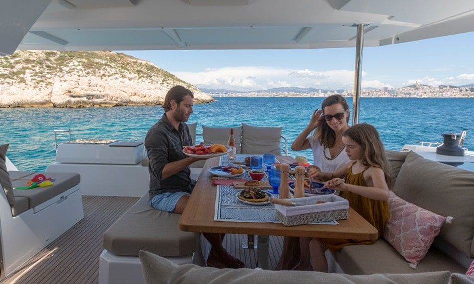 Fountaine Pajot Astrea 42 | Bella Barca