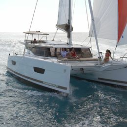 Fountaine Pajot Lucia 40 | Quarda Jeepi