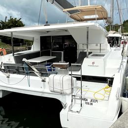 Fountaine Pajot Lucia 40 | Quarda Jeepi