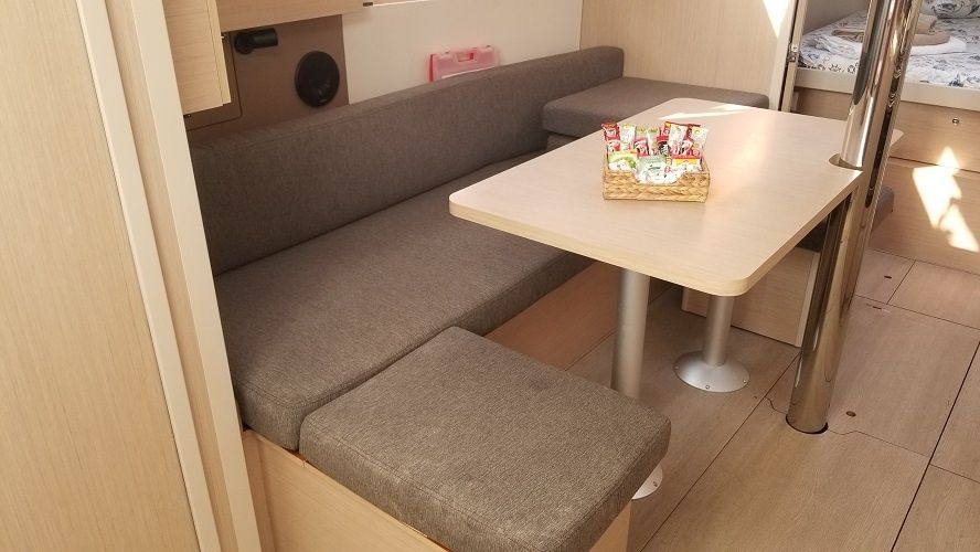Beneteau Oceanis 38.1 | Rosa Bella