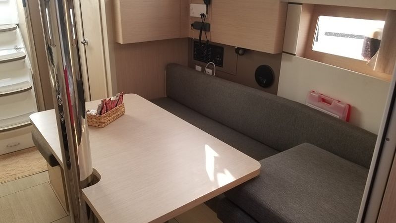 Beneteau Oceanis 38.1 | Rosa Bella