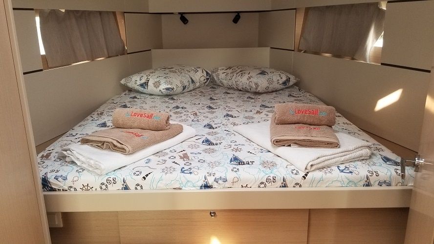 Beneteau Oceanis 38.1 | Rosa Bella