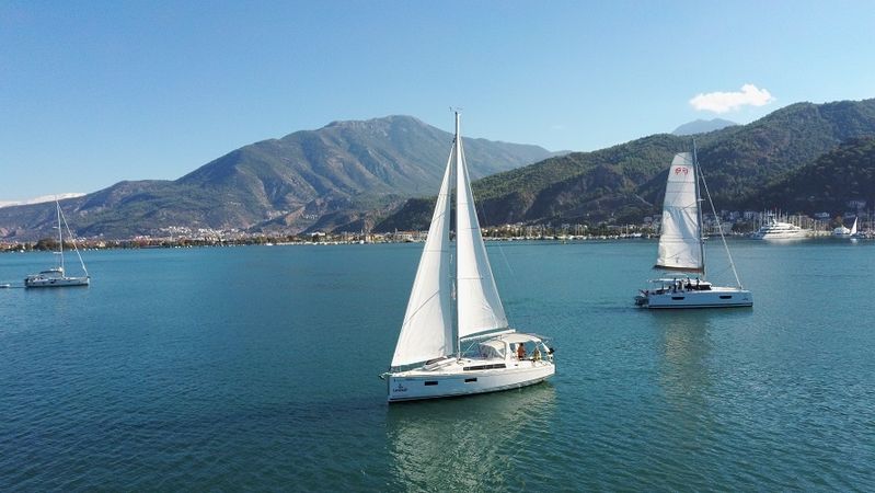 Beneteau Oceanis 38.1 | Rosa Bella