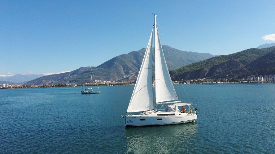 Beneteau Oceanis 38.1 | Rosa Bella
