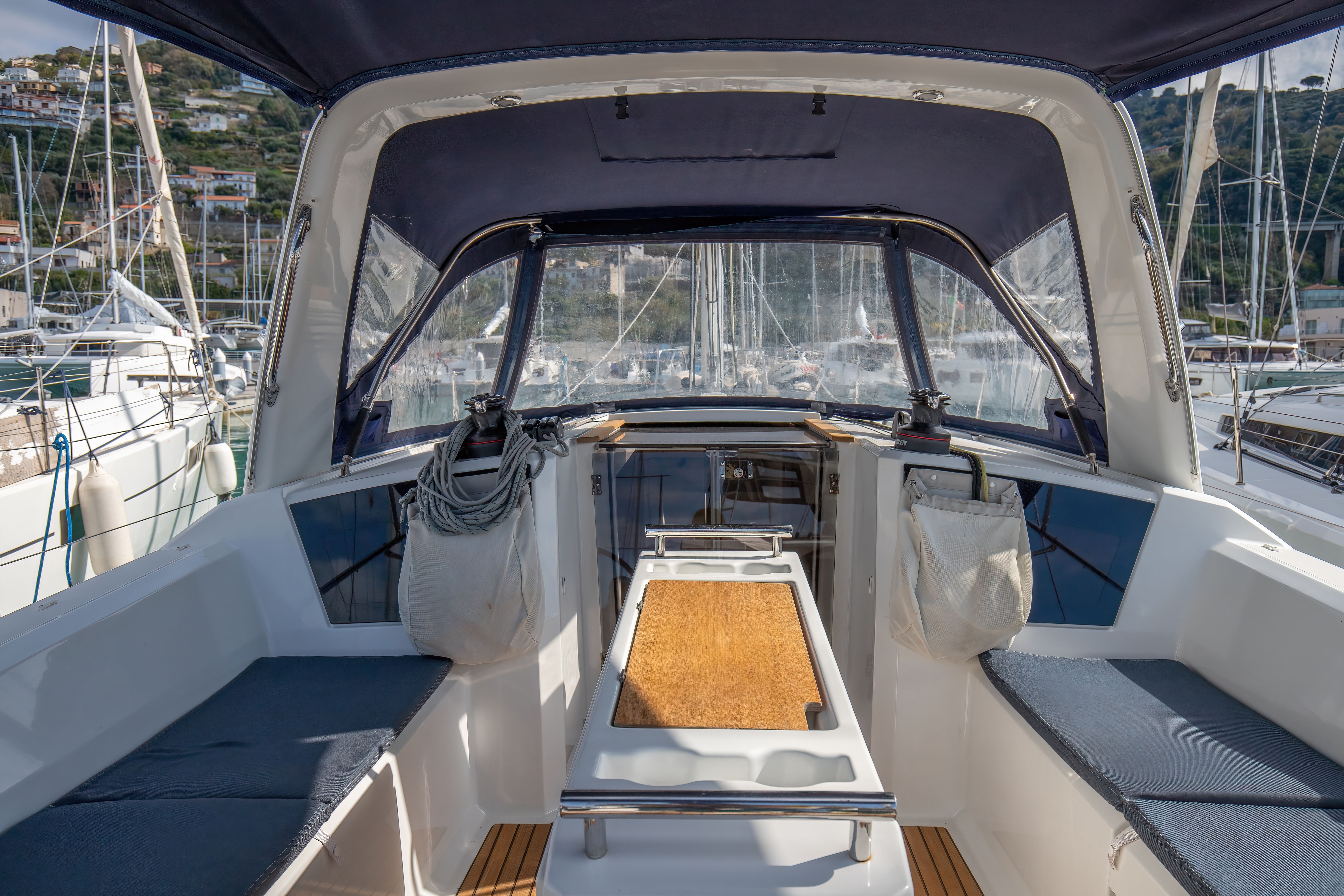 Beneteau Oceanis 38.1 | Eos
