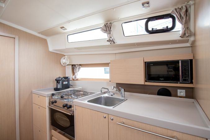 Beneteau Oceanis 38.1 | Eos