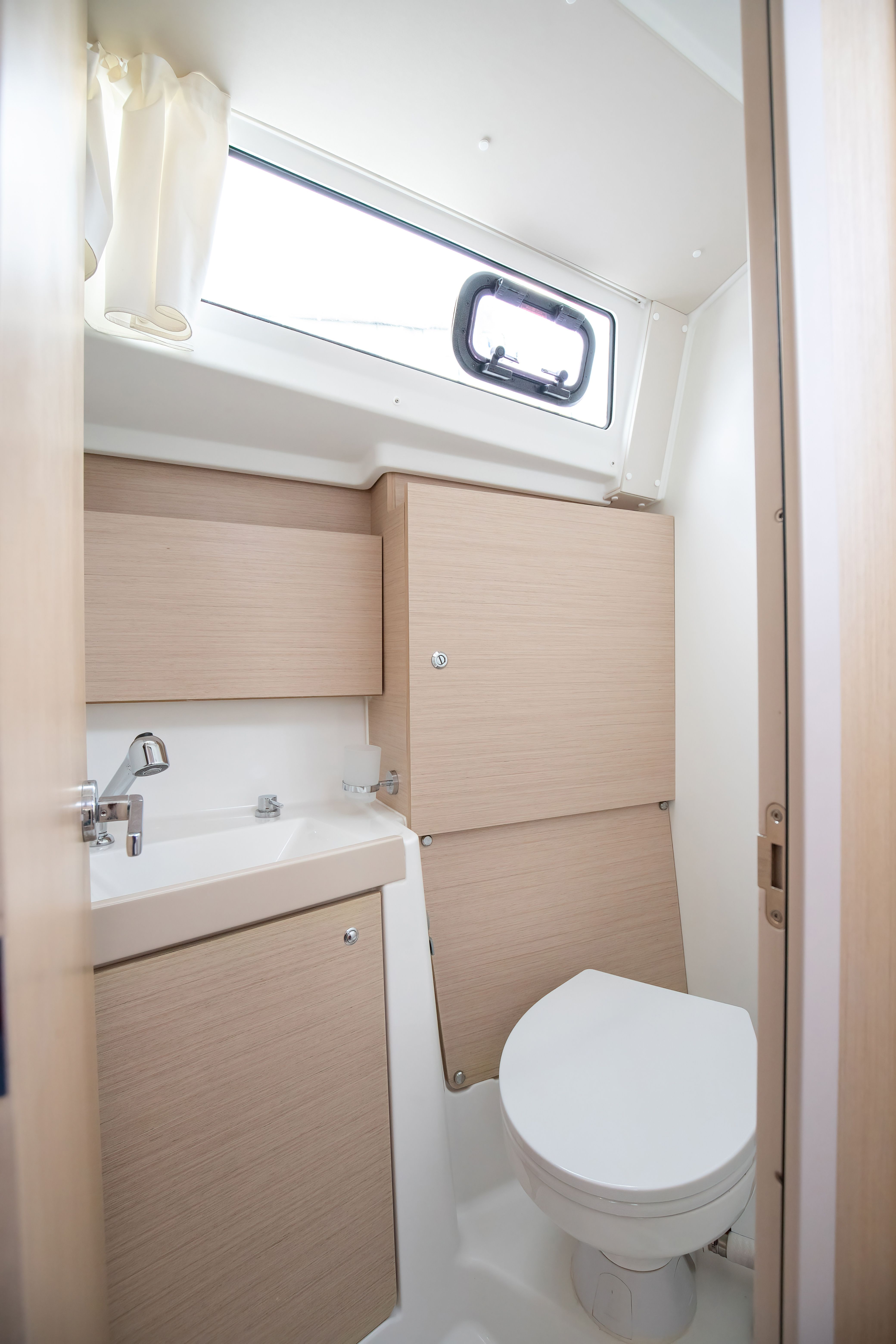 Beneteau Oceanis 38.1 | Eos