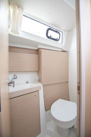 Beneteau Oceanis 38.1 | Eos