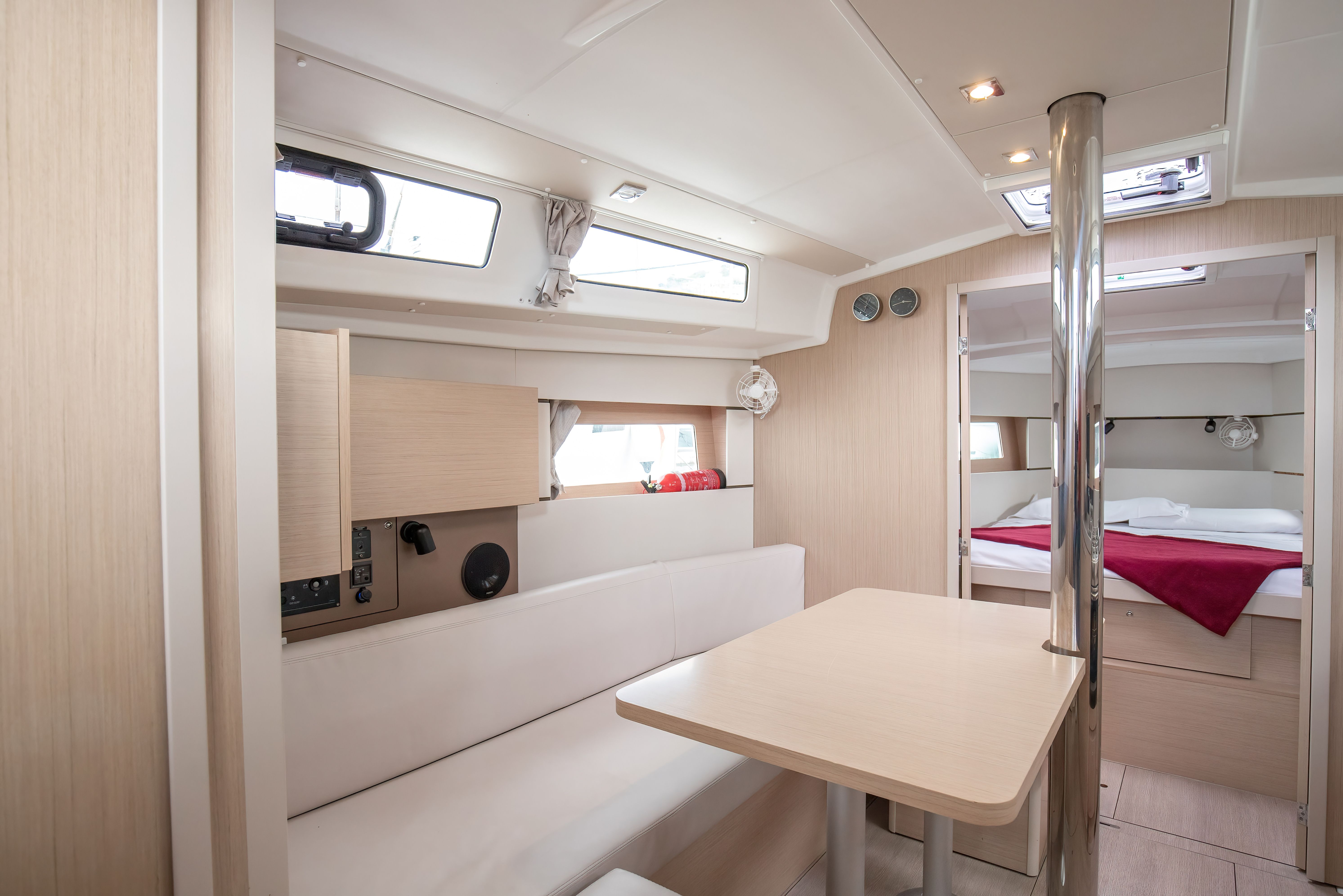 Beneteau Oceanis 38.1 | Eos