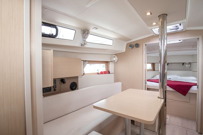 Beneteau Oceanis 38.1 | Eos