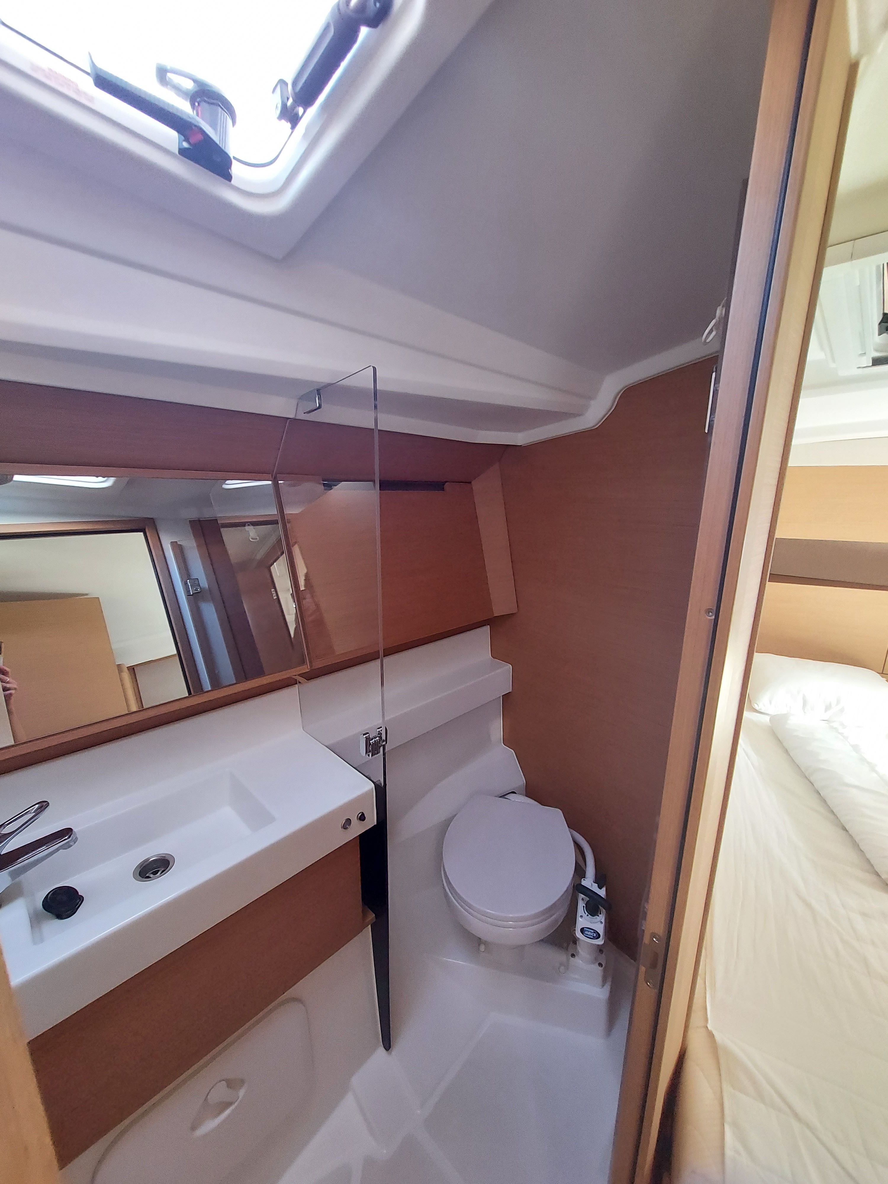 Jeanneau Sun Odyssey 410 | Naoussa