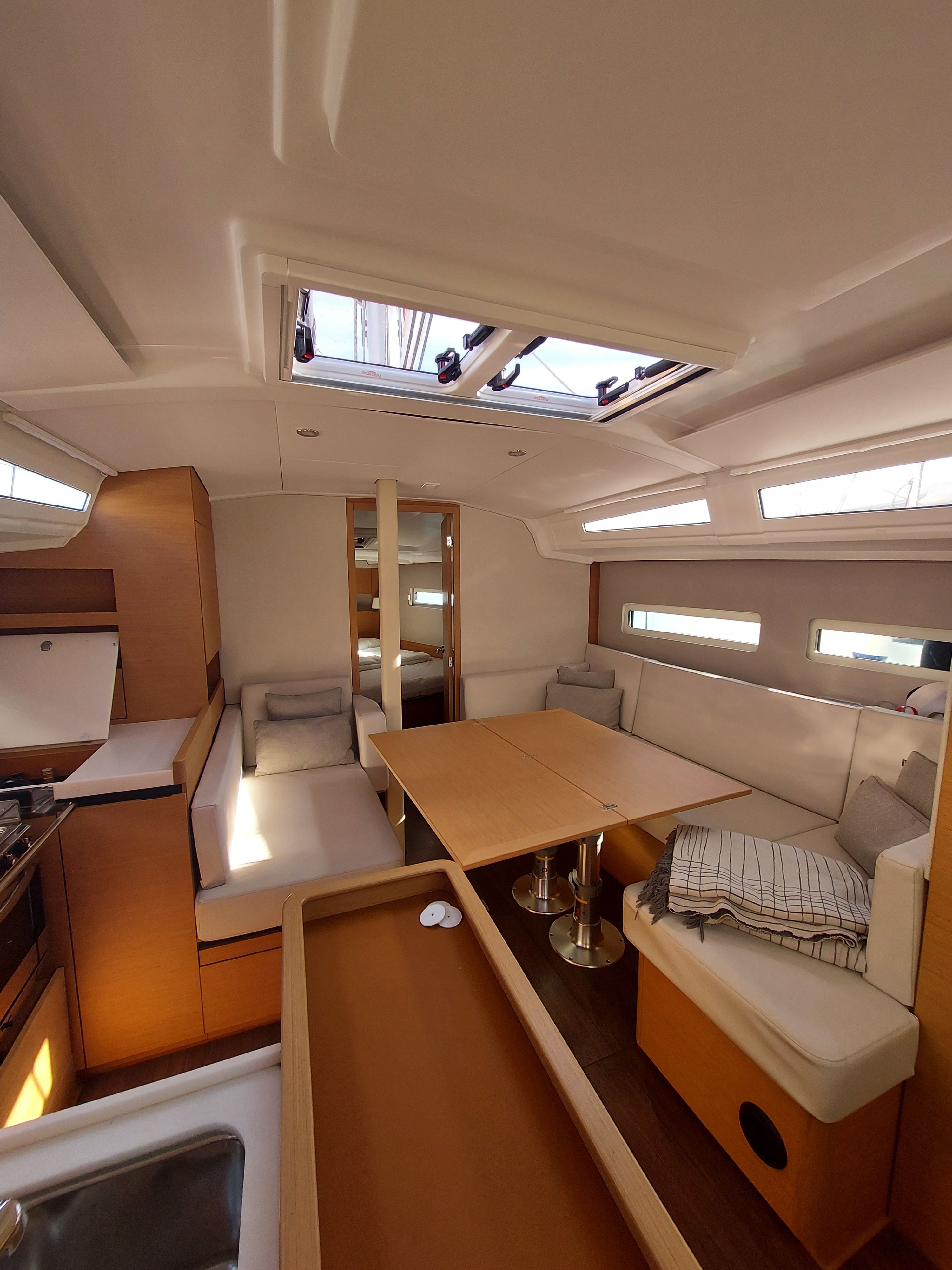 Jeanneau Sun Odyssey 410 | Naoussa