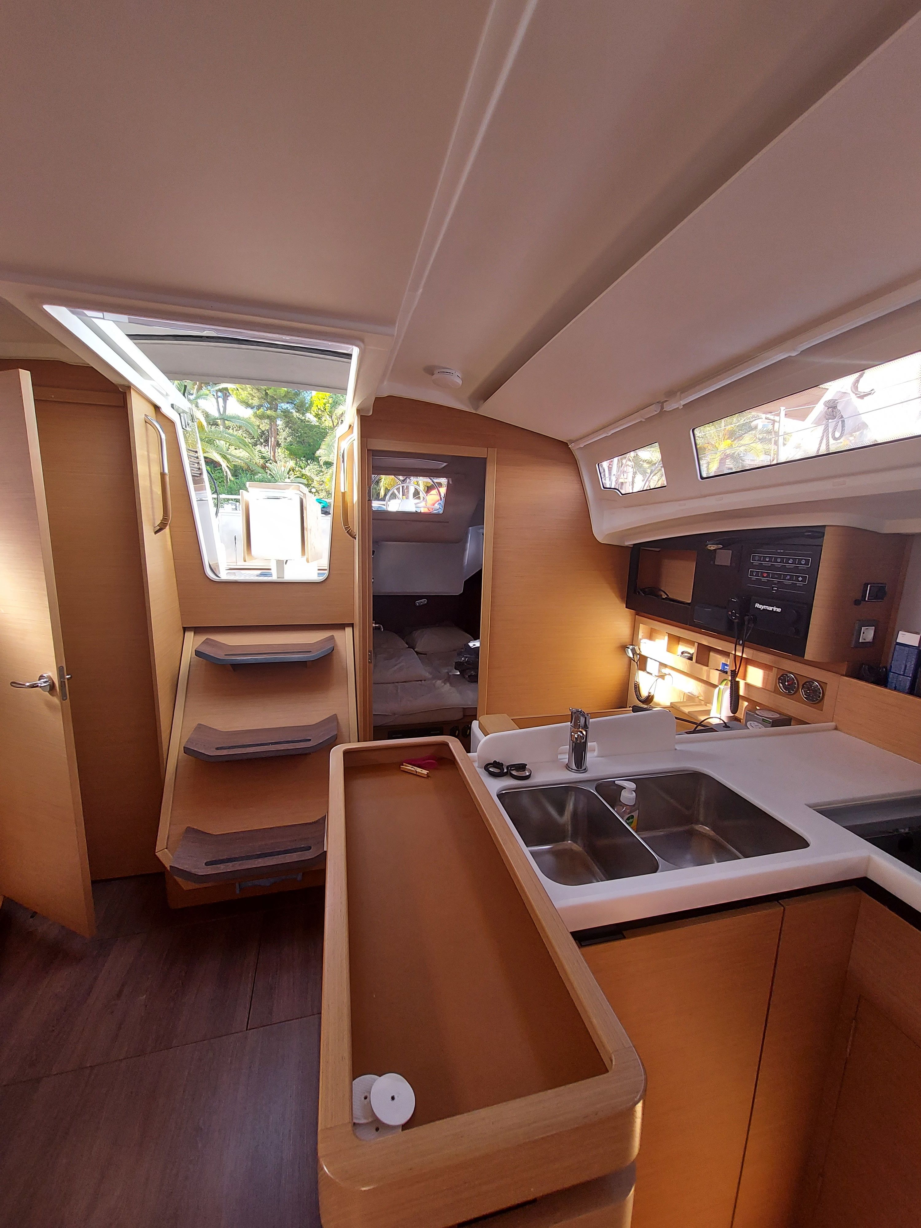 Jeanneau Sun Odyssey 410 | Naoussa