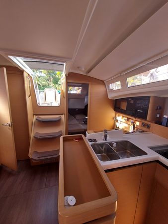 Jeanneau Sun Odyssey 410 | Naoussa