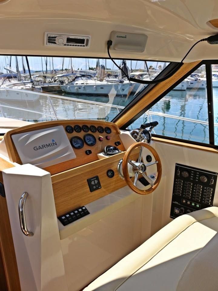 SAS Vektor Adriana 44 | Bianca