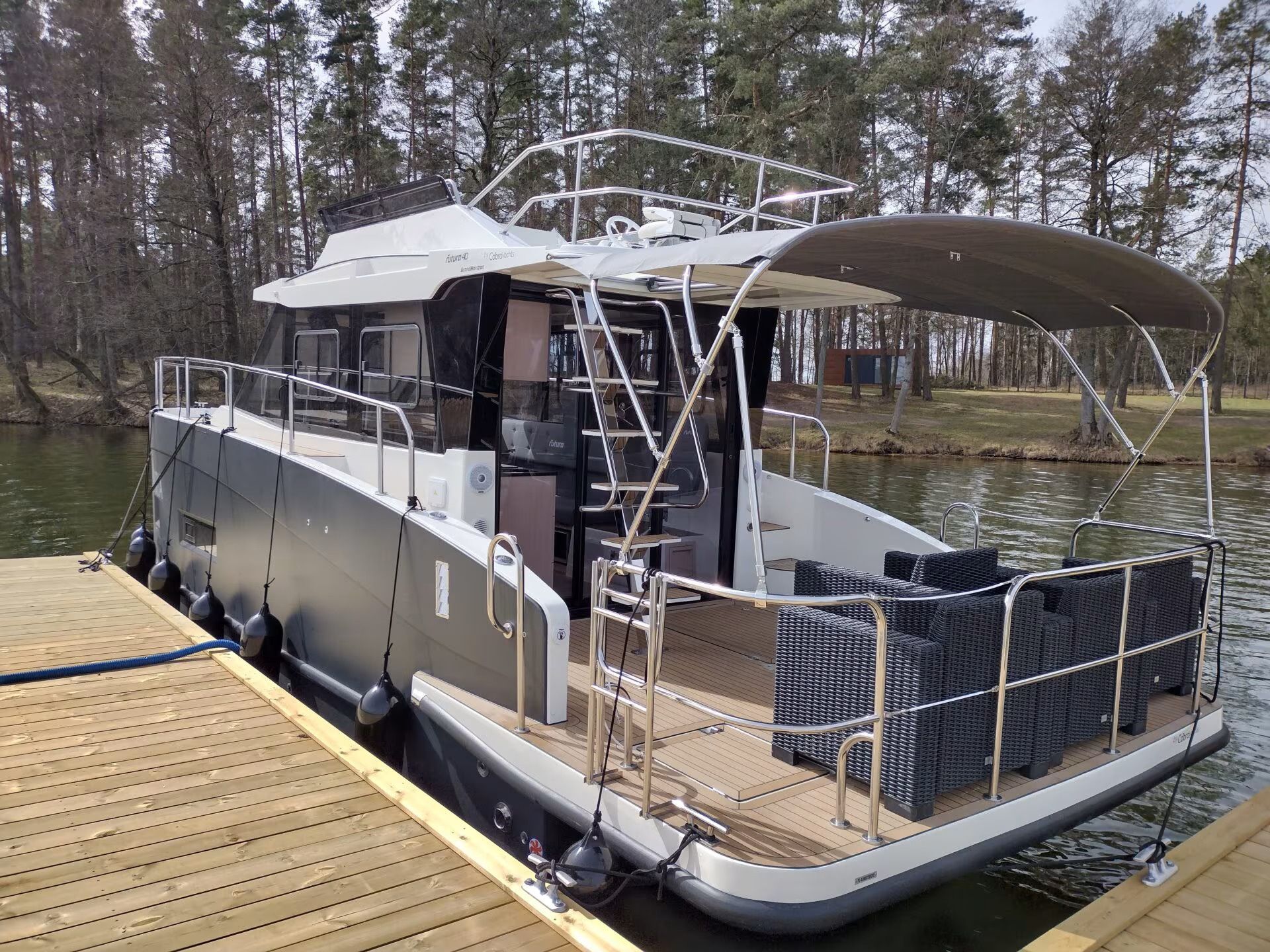 Cobra Yachts 40 | Varia