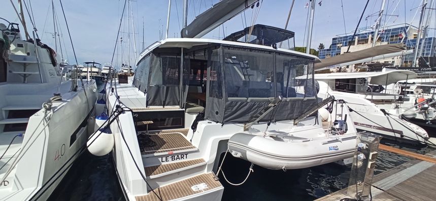 Fountaine Pajot Astrea 42 | Le Bart